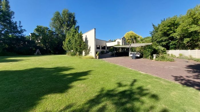 For Sale: Spacious Vanderbijlpark Central house with pool, flats, and extensive security.