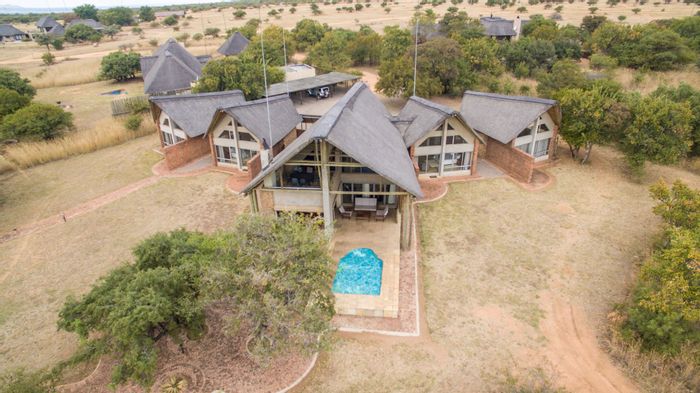 For Sale: House in Zebula Golf Estate with 4 bedrooms, shared ownership, and privacy.