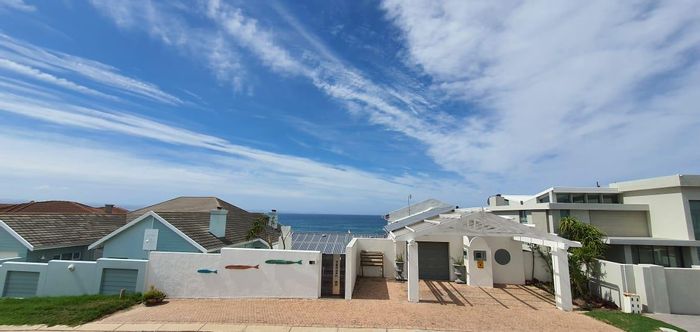Wavecrest For Sale: Vacant Land Residential, 589 m², prime location near Jeffreys Bay.