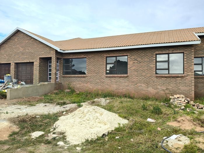 Wavecrest House For Sale: 3 beds, 2 baths, beach access, double garage, secure.