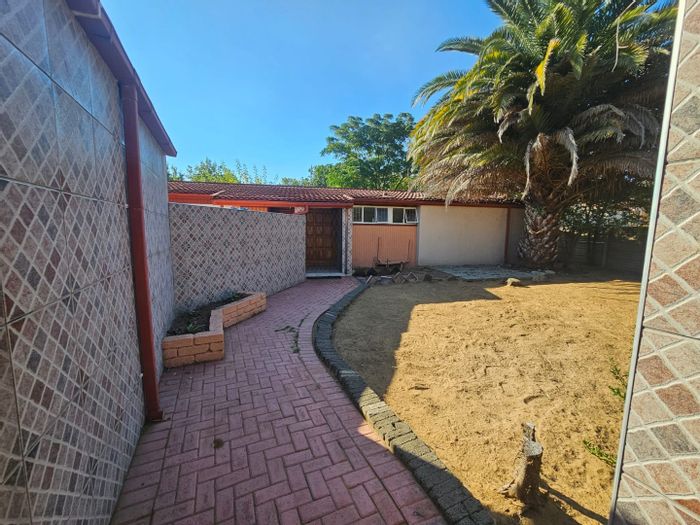 For Sale: 3-Bedroom House in Sasolburg Ext 15 with Garage and Spacious Yard.