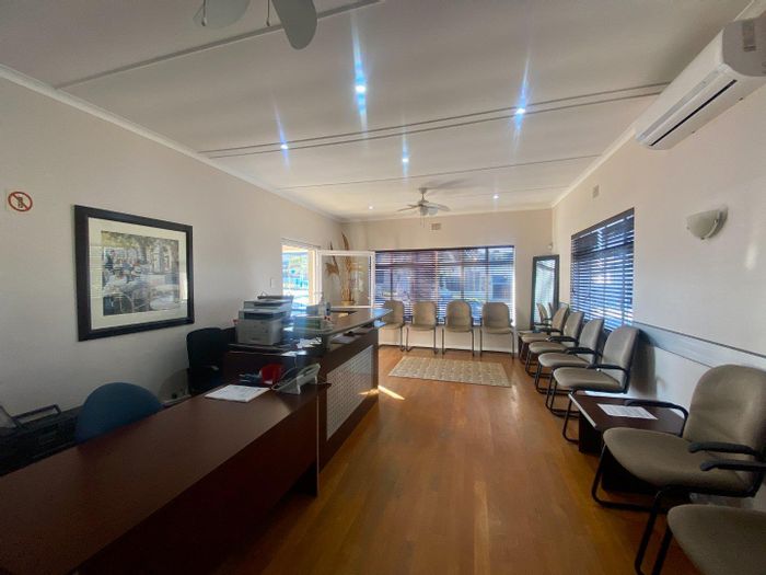 For Sale: Office in Jeffreys Bay Central with multiple consulting rooms and parking.