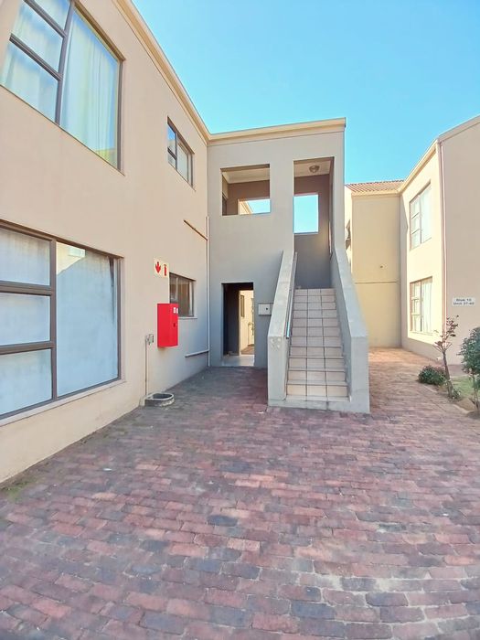 Townhouse To Rent in Sasolburg Ext 23: 2 Beds, Open Plan Living, R7650 pm.
