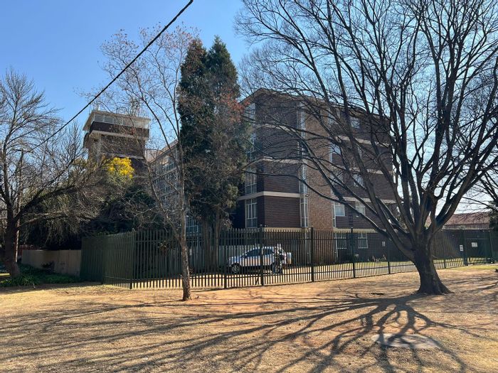 Three Rivers Flat For Sale: 3 Bedrooms, 3 Toilets, Double Garage, 132 m².