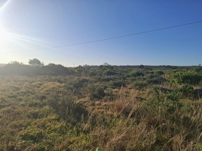 Wavecrest For Sale: 806m² vacant land, ideal for residential development near business hubs.