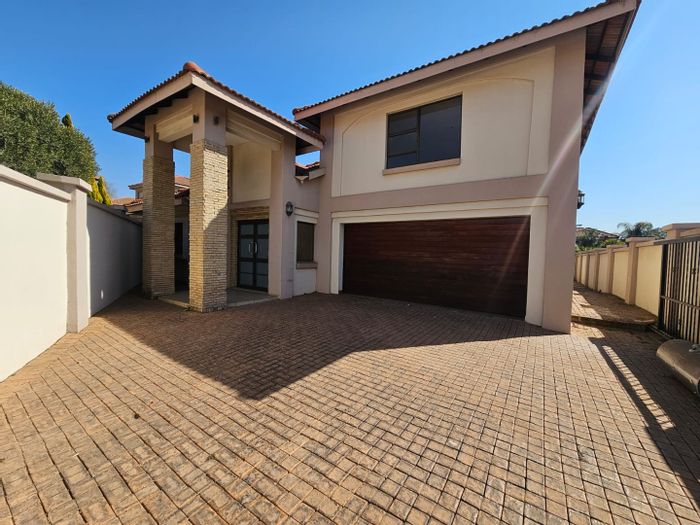 For Sale: Townhouse in Vanderbijlpark Central with 3 bedrooms, indoor braai, and loft.