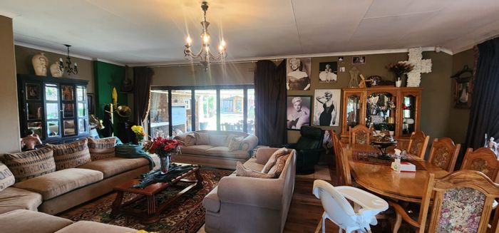 Vanderbijlpark Sw 1 House For Sale: 4 beds, pool, garden, air conditioning.