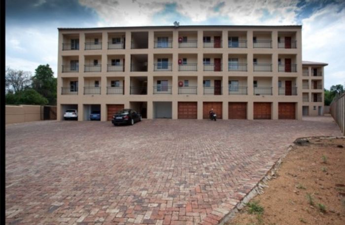 Two-bedroom flat for sale in Three Rivers with 24-hour security and amenities nearby.