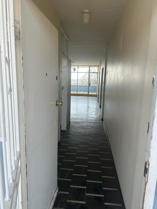 2 Bedroom Flat For Sale in Arcon Park with 24hr security and private garage.