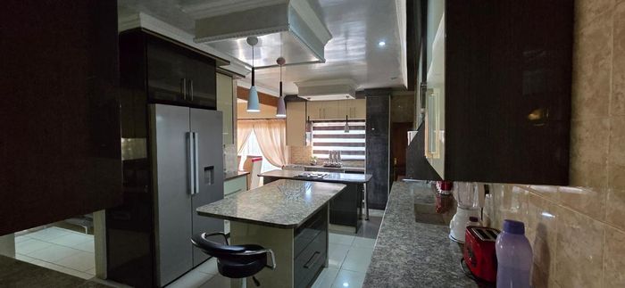 Duncanville House For Sale: 3 Bedrooms, Entertainment Area, Pet-Friendly, Spacious Lot.