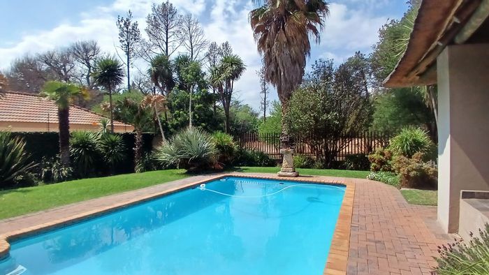 For Sale: House in Vanderbijlpark SE 4 with pool, entertainment areas, and garden.