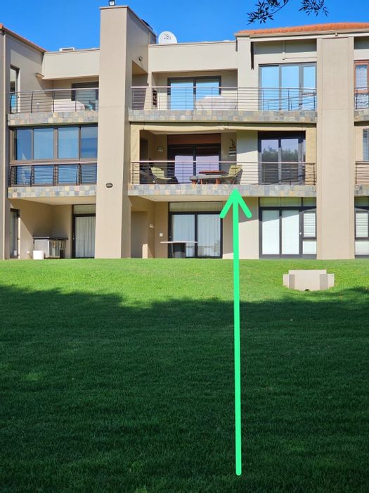 Vanderbijlpark Central Flat For Sale: 2 Beds, Pool, Braai Area, Parking Bay.