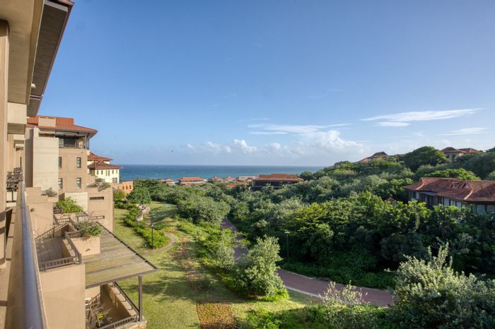 Zimbali House For Sale: Two en suite bedrooms, pool access, and sea views.