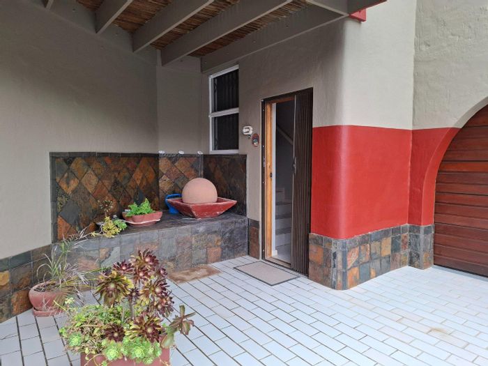 Wavecrest House For Sale: 4 bedrooms, dual living spaces, rental potential, sea views.