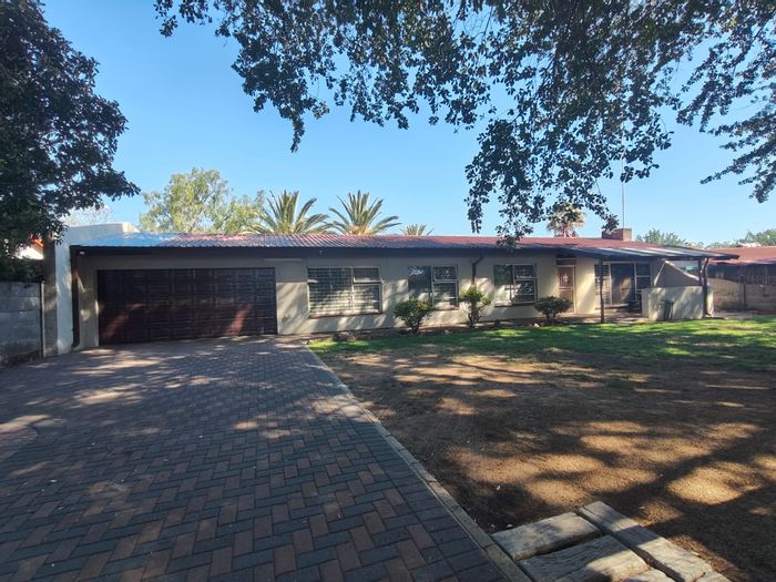 3-Bedroom House For Sale in Sasolburg Ext 23 with patio, lapa, and security features.