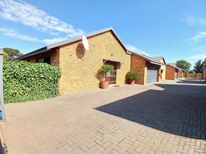 For Sale: House in Vaalpark with 3 beds, private garden, secure complex.