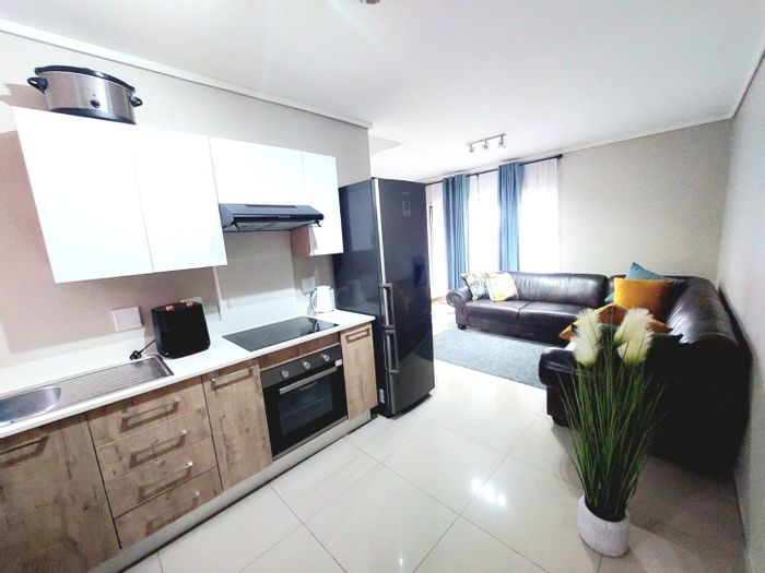 For Sale: 2-Bedroom Cluster in Montana with balcony, park access, and solar geyser.