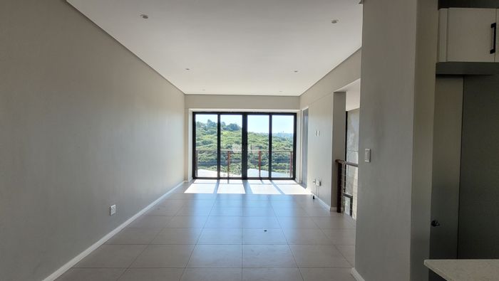 Townhouse to rent in Palm Lakes Estate: 2 beds, 2 baths, clubhouse access.