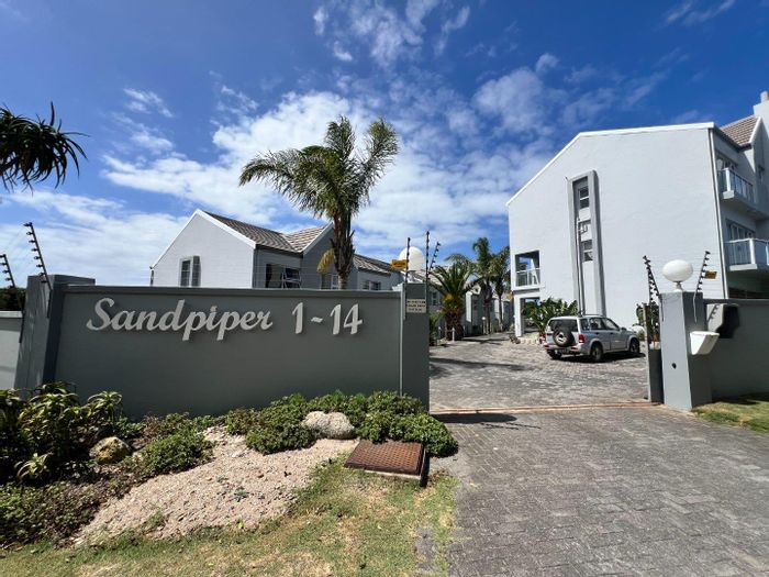 Aston Bay Apartment For Sale: 3 beds, sea views, pet-friendly, near beaches.