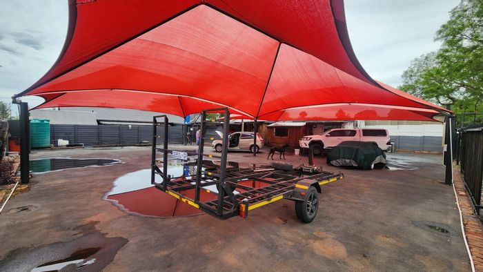 For Sale: Versatile 4-bedroom house in Sinoville with dual entrances and office rights.