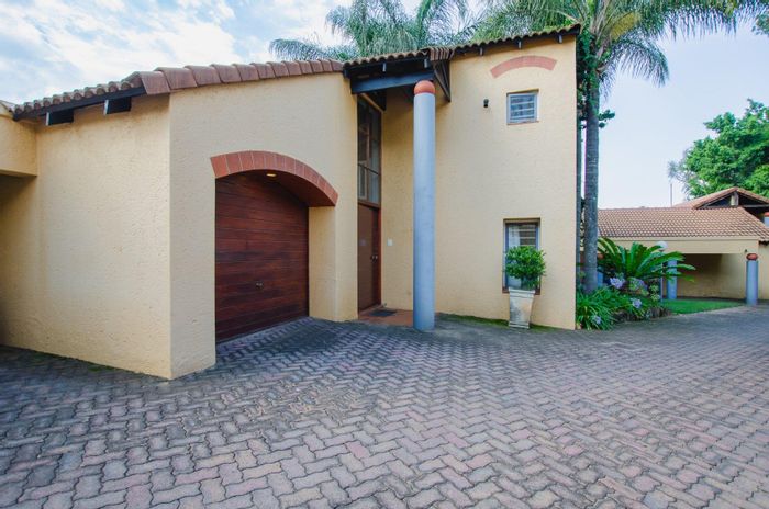 3-Bedroom House For Sale in Wapadrand, Secure Complex with Private Courtyard.