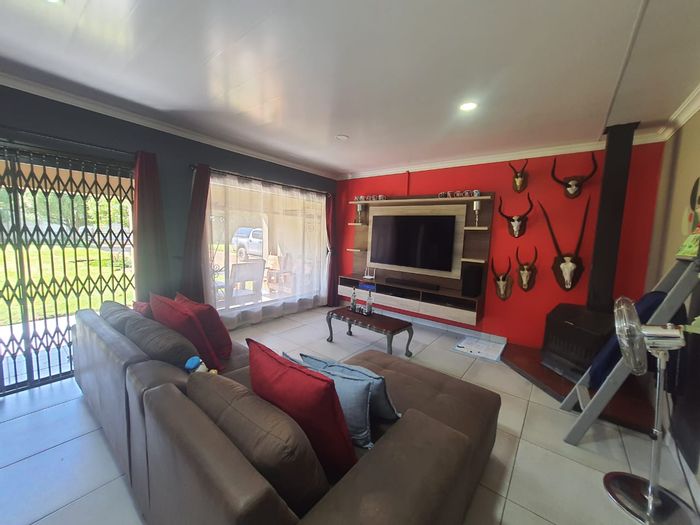 For Sale: Farm in Mullerstuine with open plan living, pool, and storage.