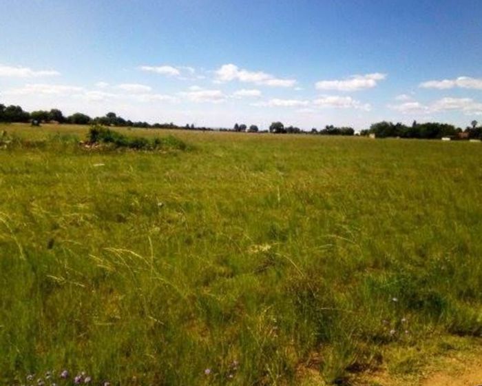 Rosashof For Sale: Vacant Land Residential, 2.4 hectares with water access and fertile soil.