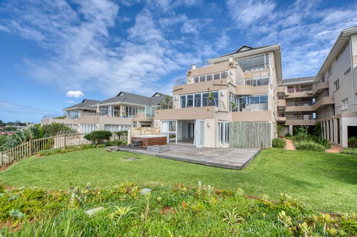 For Sale: Flat in Simbithi Eco Estate with sea views, jacuzzi, and parking.