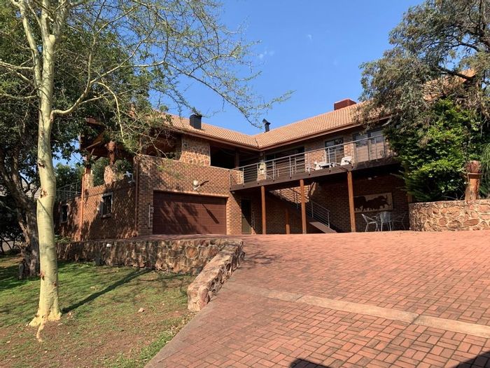 For Sale: House in Kranspoort with pool, inverter, and wildlife estate access.