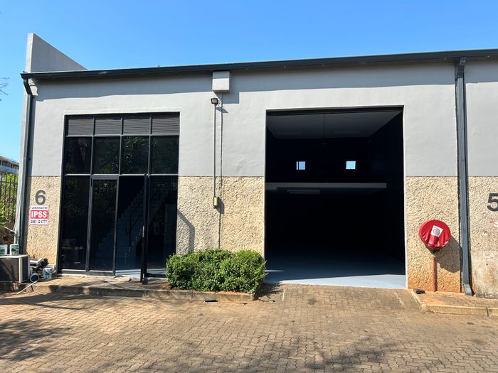 Industrial Unit To Rent in Ballito Commercial District with secure access and amenities.