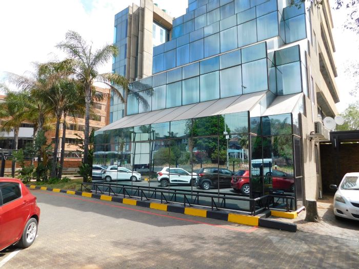 To Rent: Office in Ferndale with 24/7 security, parking, and flexible layout options.