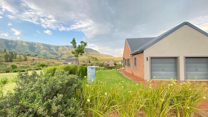 For Sale: House in Vulintaba Country Estate with 3 bedrooms, secure parking, and nature trails.