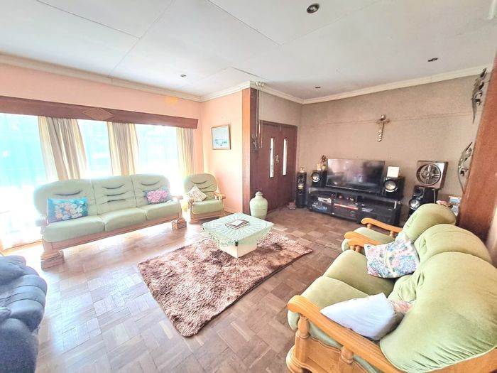 For Sale: House in Three Rivers with 4 bedrooms, pool, and business potential.