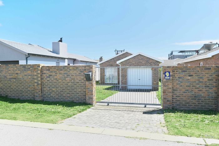 For Sale: House in Salisbury Park with 3 bedrooms, garage, and braai area.