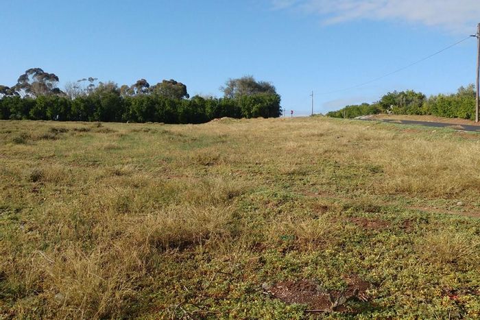 Vacant Land Residential For Sale in Koringberg with paid services and borehole potential.