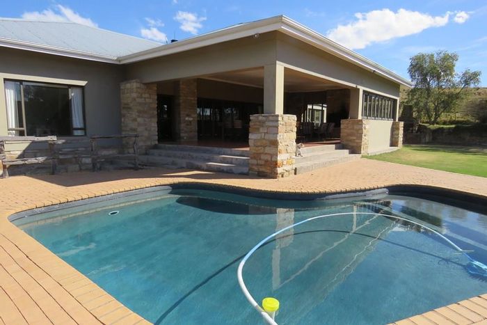 Grahamstown Rural Farm For Sale: 8 rooms, lodge potential, outdoor activities, work from home.