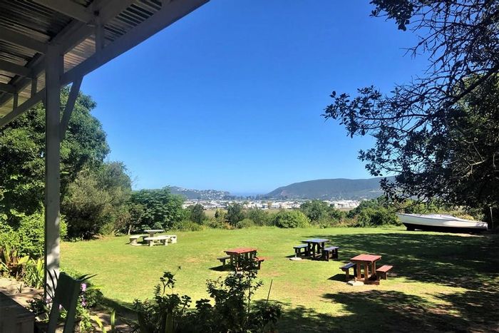 Knysna Central House For Sale: Historic property with development potential and income-generating tenants.
