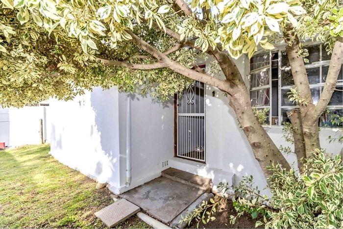 For Sale: House in Stellenbosch Central, ideal for student accommodation with rental income.