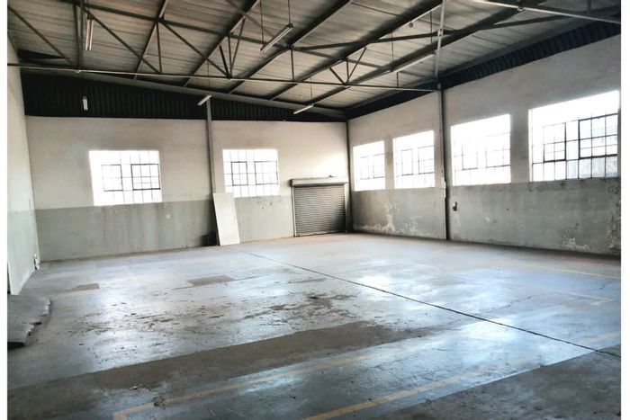 Commercial Property For Sale in Vereeniging Central: 825sqm, ideal for education or business.