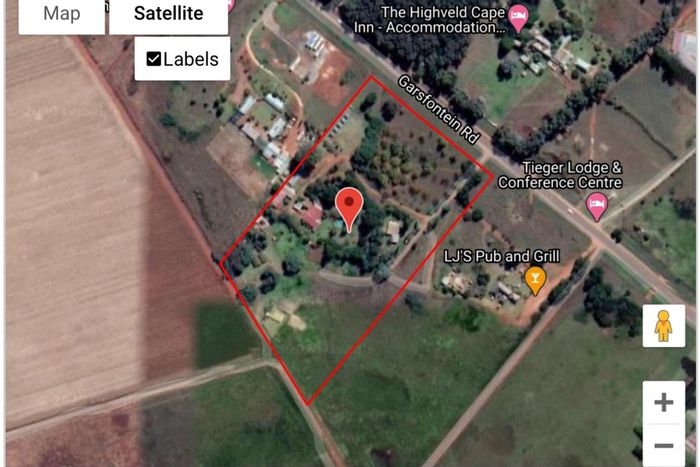 For Sale: Farm in Tiegerpoort AH with 6 houses, rental income, borehole.