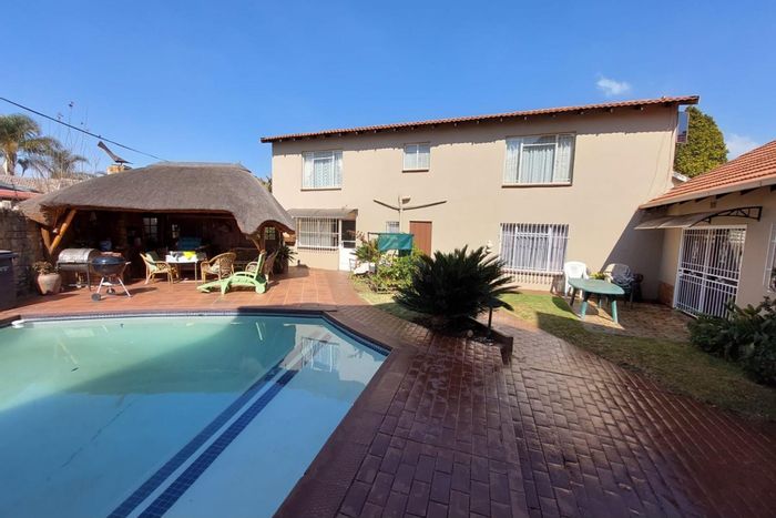 Brenthurst House For Sale: Two homes, pool, entertainment area, ample parking.