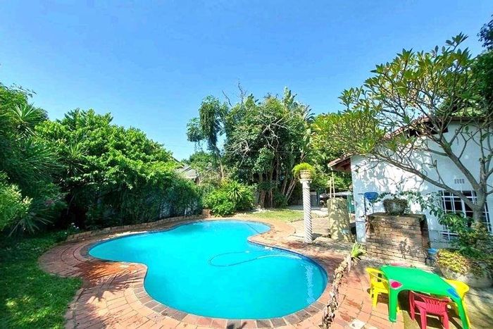 For Sale: Spacious 5-bedroom house with pool, flatlet, and parking in West Acres Ext 6.