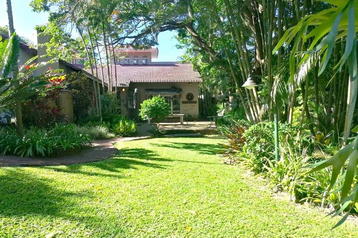 For Sale: House in Meer En See with pool, flatlet, and spacious living areas.