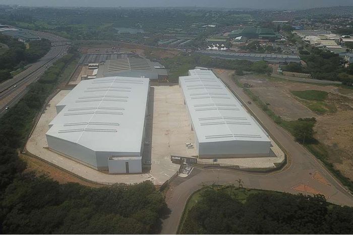 Industrial unit to rent in Mount Edgecombe Central with 3-phase power and expansion options.