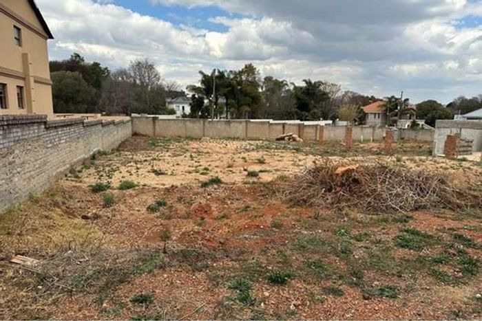 Vacant Land for Sale in Eldoraigne: Security estate with clubhouse, pool, and playground.