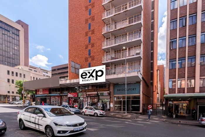 Braamfontein Apartment For Sale: Spacious flats, transport access, investment opportunity, subsidy available.