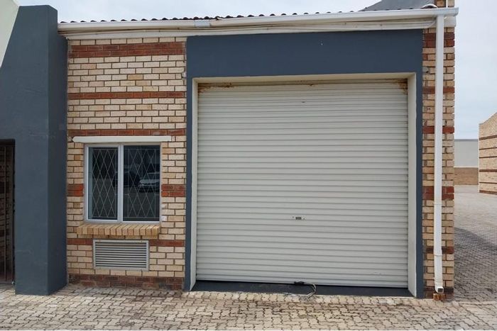 Industrial Warehouse with Offices To Rent in Walmer, Secure Complex, 24/7 Security.