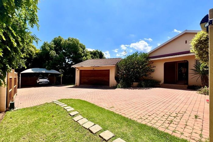 Rivonia House For Sale: Spacious garden, pool, garages, staff accommodation, near schools.