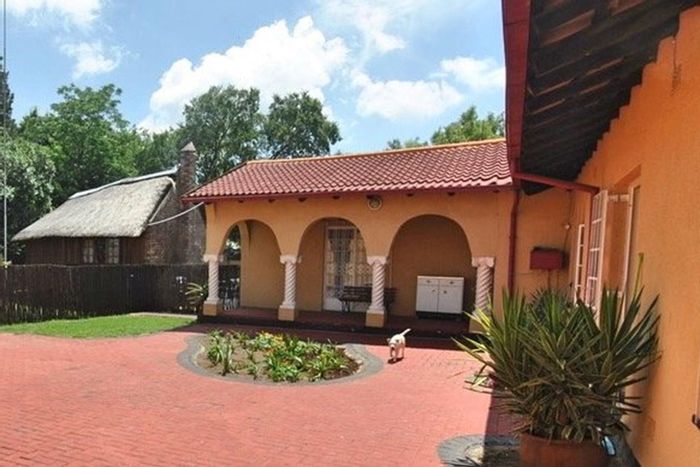 Vaalpark House For Sale: Renovated, pool, flatlet, lapa, and borehole garden.