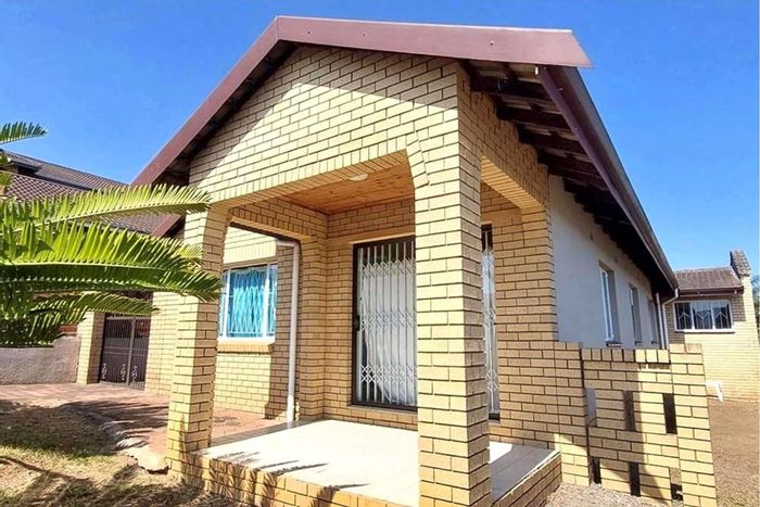 Allandale House For Sale: Three bedrooms, fitted kitchen, versatile room, fully fenced.